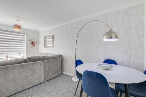2 bedroom flat for sale, Chapel End, Hoddesdon