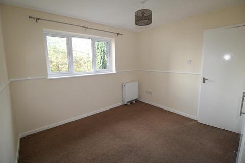 2 bedroom end of terrace house to rent, Foxdale Drive, Brierley Hill