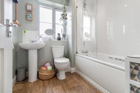 14e Brookmill Close, Colwall, Malvern, WR13 6HY