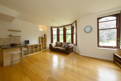 2 bedroom apartment to rent, Ninian Road, Cardiff CF23