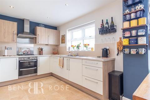 19 Vicarage Crescent, Coppull, Chorley, PR7 4QG