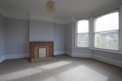 2 bedroom flat to rent, Sackville Gardens, Hove