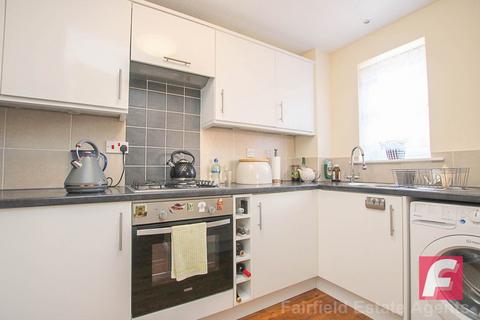 1 bedroom apartment for sale, Courtlands Close, Watford