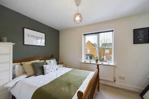 2 bedroom semi-detached house for sale, Kingsgate, Aylesbury HP19