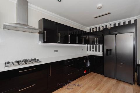 undefined, Oaktree Close, Epsom