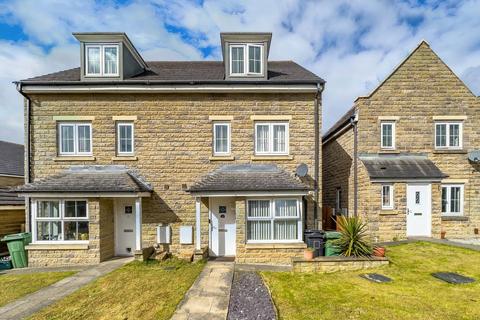 4 bedroom semi-detached house for sale, Highfield Chase, Dewsbury