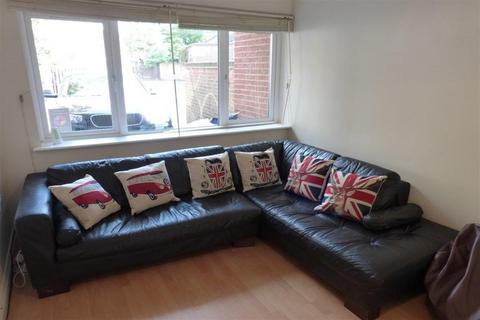 4 bedroom terraced house to rent, Lenton, NG7 1HL