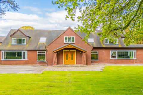 6 bedroom detached house for sale, Lodge Hill, Tutbury.