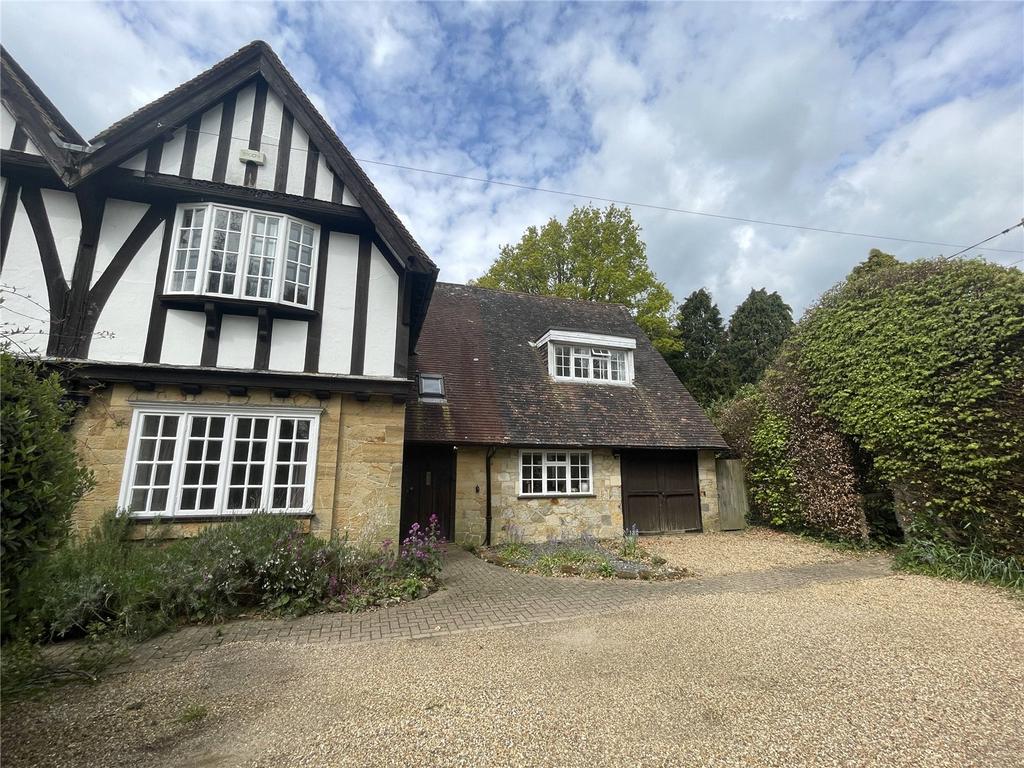 Penshurst Road, Penshurst, Tonbridge, Kent, TN11 4 bed semidetached