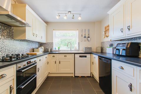 4 bedroom semi-detached house for sale, Windsor Close, Kings Sutton, OX17