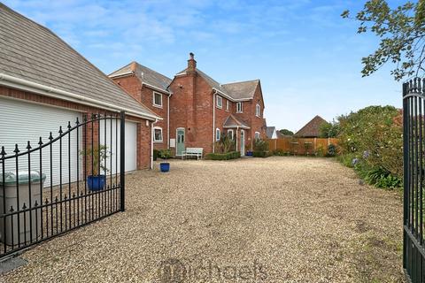 4 bedroom detached house for sale, The Paddocks, Abberton, Colchester, CO5