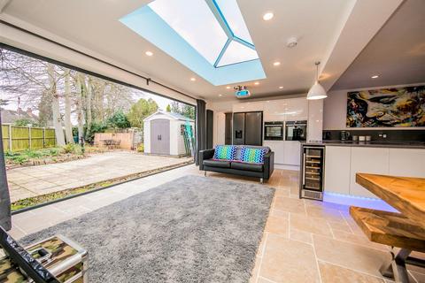 2 Bramley Close, Colchester, CO3 3RU
