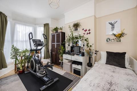 24 Cann Hall Road, London, E11 3HZ