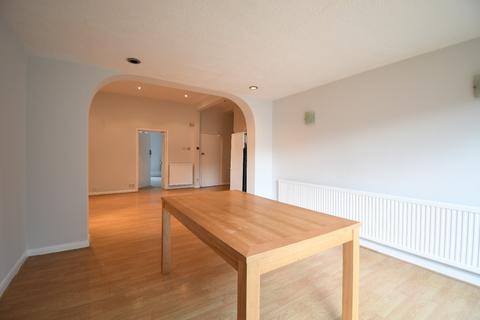 2 bedroom apartment to rent, Primrose Road, London,  E18