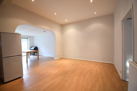 2 bedroom apartment to rent, Primrose Road, London,  E18