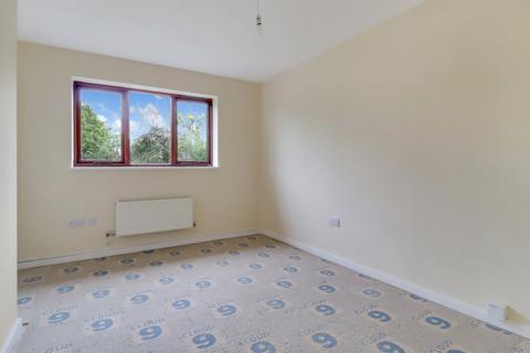 32 Barkus Close, Southam, CV47 1GB