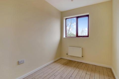 32 Barkus Close, Southam, CV47 1GB