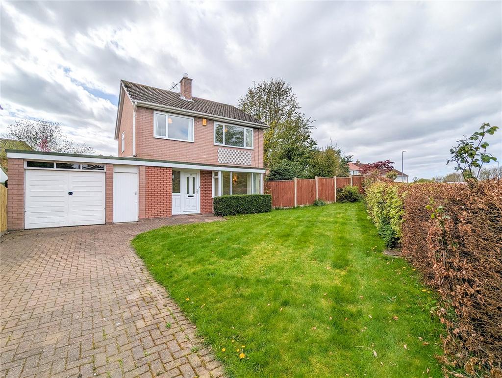 Lowry Hill Road, Carlisle CA3 3 bed detached house for sale £260,000