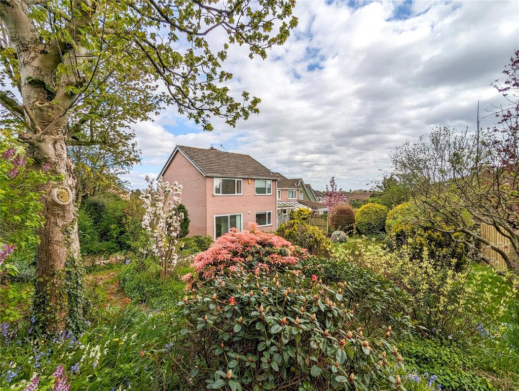 Lowry Hill Road, Carlisle CA3 3 bed detached house for sale £260,000