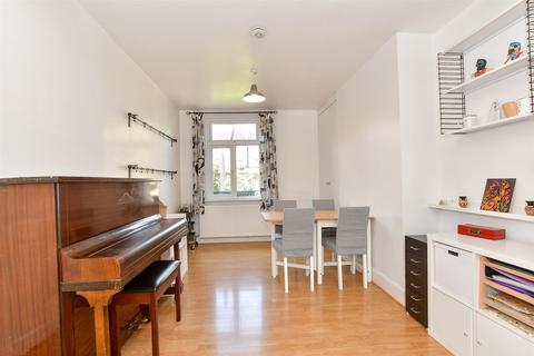 19 Bromley Road, Walthamstow, London, E17 4PR
