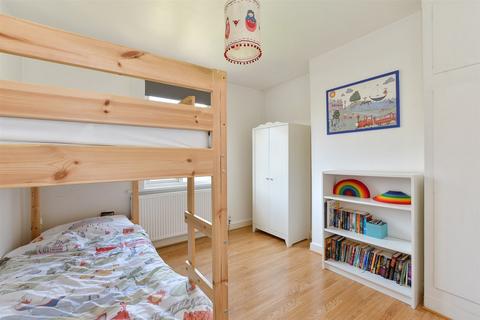 19 Bromley Road, Walthamstow, London, E17 4PR