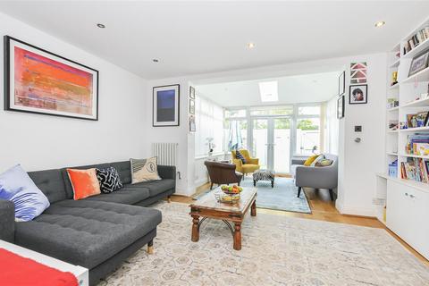 3 bedroom terraced house for sale, Dowdeswell Close, London