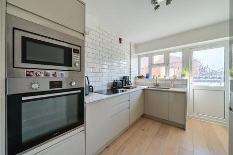 3 bedroom apartment for sale, Heath Road, Beaconsfield, Buckinghamshire