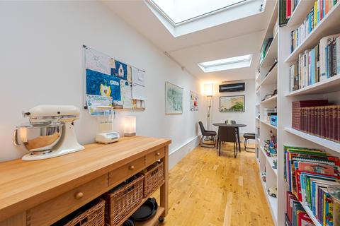 65a Warwick Way, London, SW1V 1QR