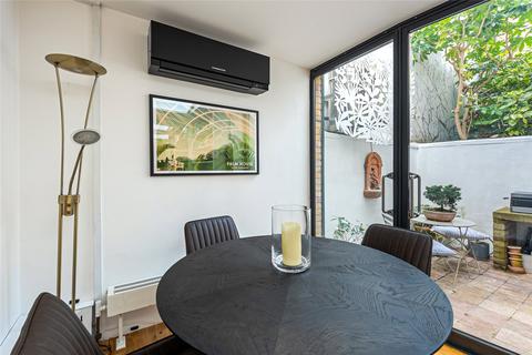 65a Warwick Way, London, SW1V 1QR