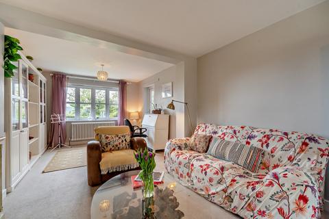 South Point Reading Road, Goring, Reading, RG8 0LL