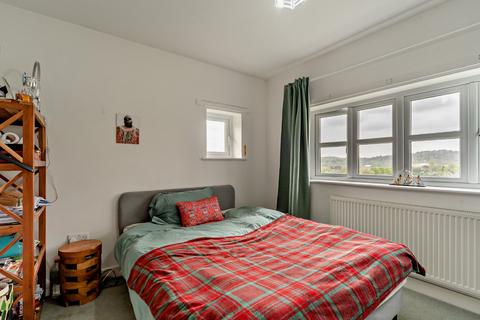 South Point Reading Road, Goring, Reading, RG8 0LL