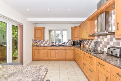 4 bedroom semi-detached house for sale, Lincoln Road, Maidstone, Kent