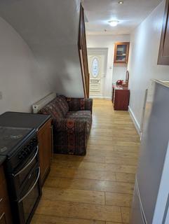 1 bedroom flat to rent, Coppermill Road, Staines-upon-Thames, TW19