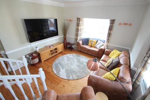 3 bedroom maisonette for sale, Beverley Terrace, Cullercoats, NE30