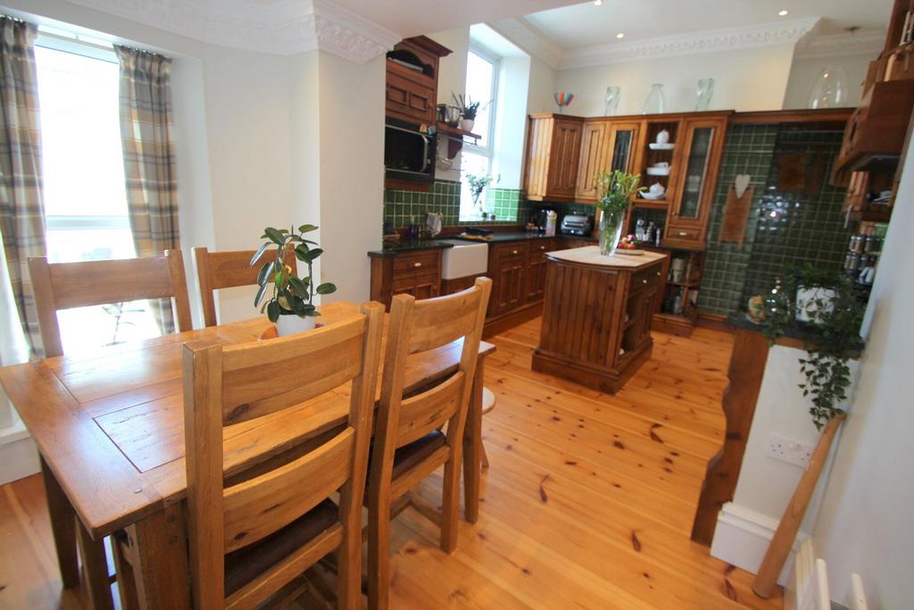Kitchen (2)