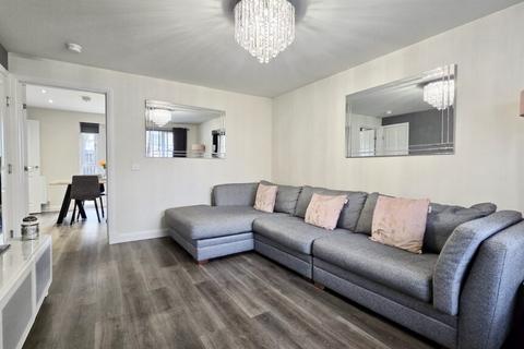 21 Ailsh Crescent, Glasgow, G33 1BL