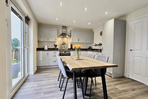 21 Ailsh Crescent, Glasgow, G33 1BL