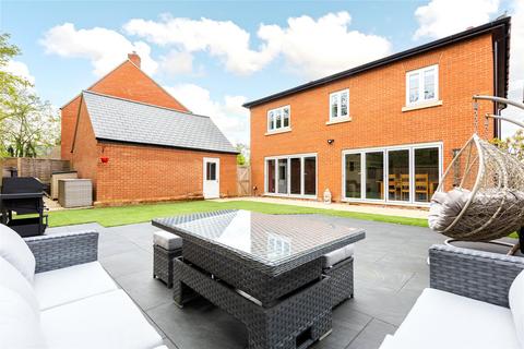 5 bedroom detached house for sale, Barn Yard, Silverstone, Towcester, Northamptonshire, NN12