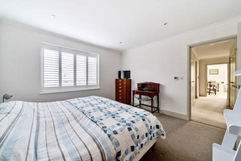 2 bedroom apartment for sale, Victoria Way, Weybridge, KT13