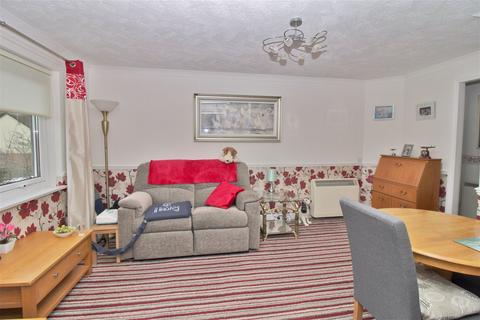 1 bedroom flat for sale, The Spinney, Swanley, BR8