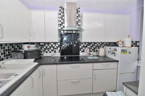 1 bedroom flat for sale, The Spinney, Swanley, BR8