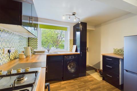 2 bedroom flat to rent, Gargrave Road, Skipton, BD23