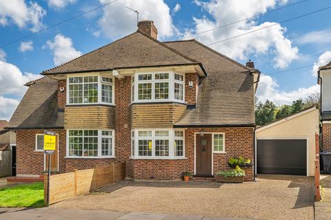 27 Stuart Crescent, Croydon, CR0 8QP