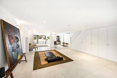 15 Ravenscourt Avenue, London, W6 0SL