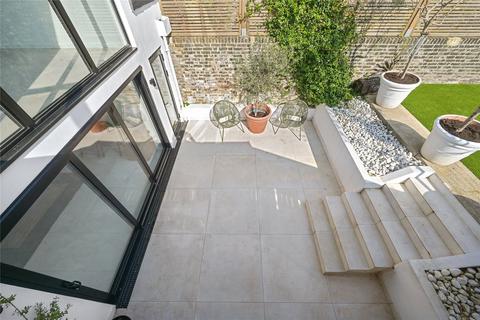 15 Ravenscourt Avenue, London, W6 0SL