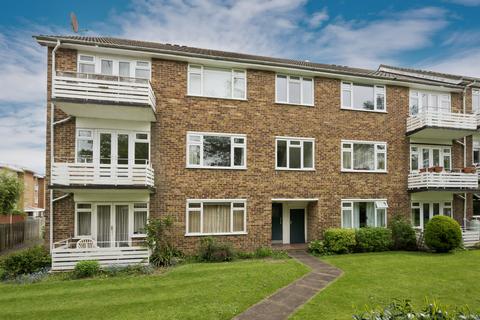 2 bedroom apartment to rent, Lindfield Gardens, Guildford, Surrey, GU1