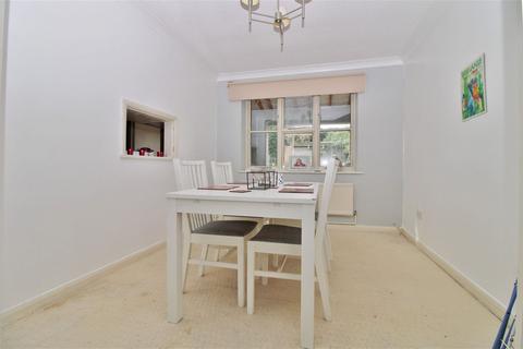 110 Glendale, Swanley, BR8 8TP