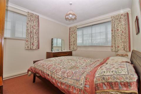 63 Pinks Hill, Swanley, BR8 8NN