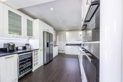 42 Dobson Road, Gravesend, DA12 5TE