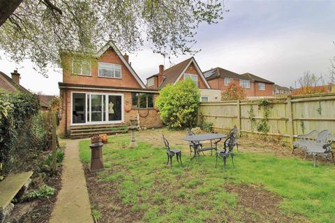 4 bedroom detached house for sale, Malyons Road, Hextable, BR8